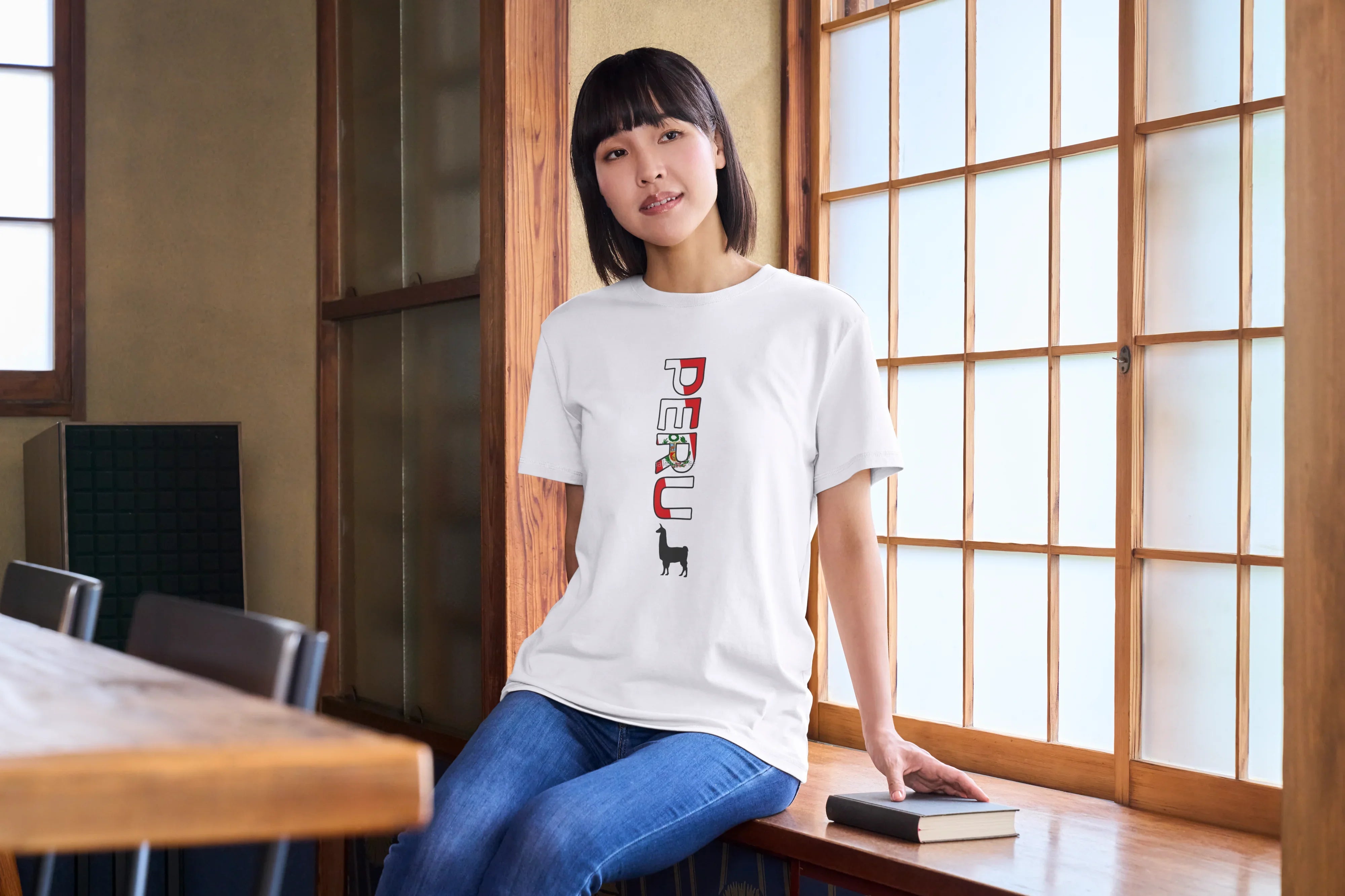 Camiseta Perú artesania - Latineo Imagen principal del producto